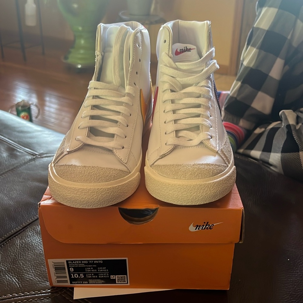 Blazer Mid ‘77 VNTG size 9 in men/ women size 10.5